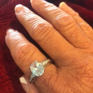 Beautiful Fragrant Jewels ring size 8